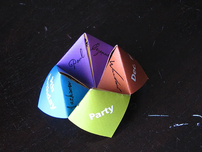Cootie Catcher closed