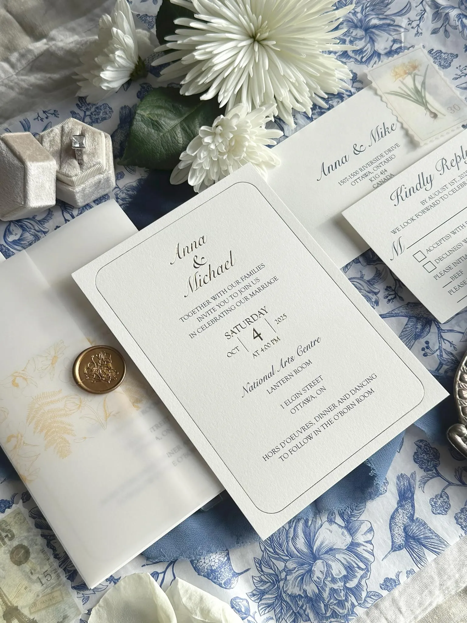 Anna invite suite angled